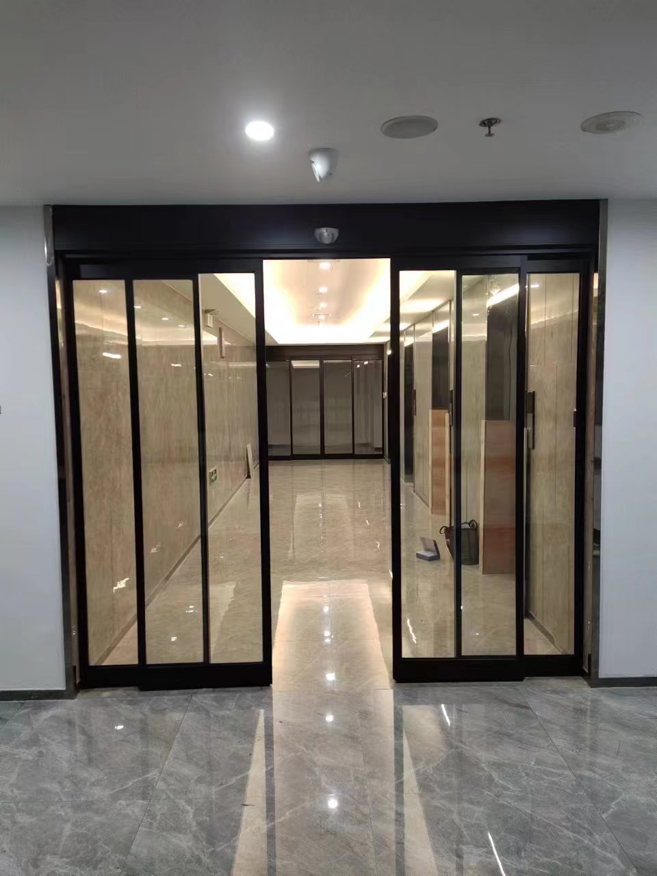 射阳县玻璃伸缩门